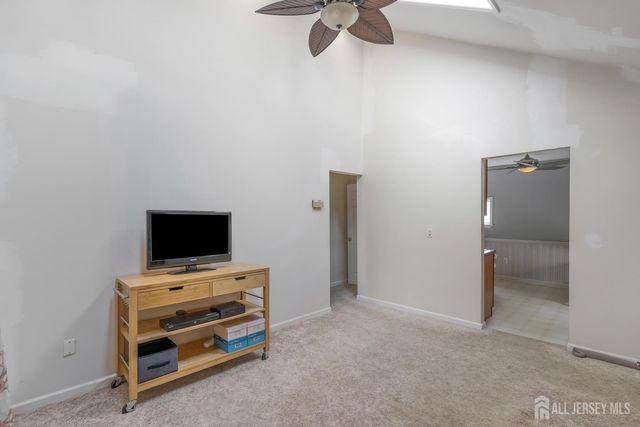 96 Conover Place, Middlesex, NJ 08846