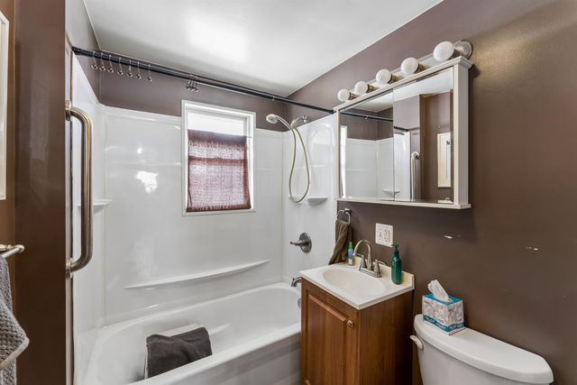 1039 W Whittemore Avenue, Flint Twp, MI 40507