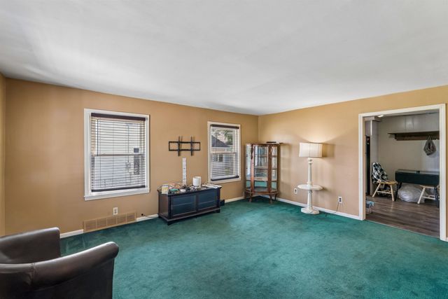 1039 W Whittemore Avenue, Flint Twp, MI 40507