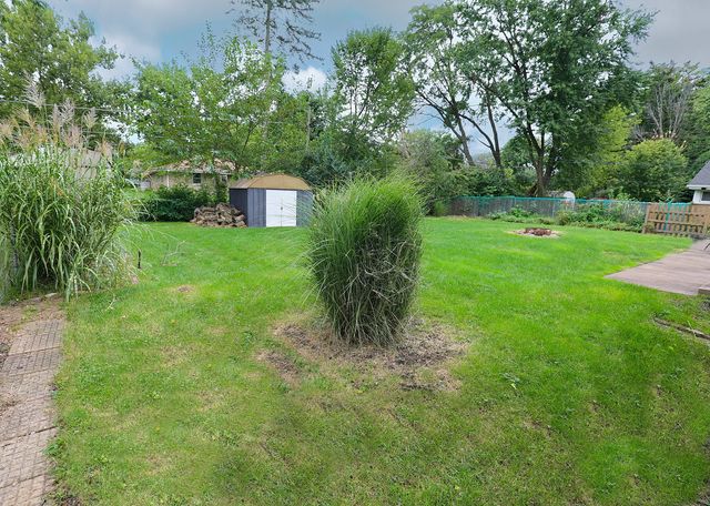 212 Hill Avenue, North Aurora, IL 60542