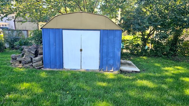 212 Hill Avenue, North Aurora, IL 60542
