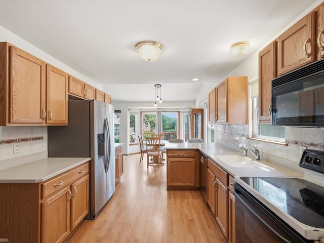 14861 Heather Pointe Drive, Sterling Heights, MI 48313