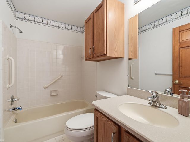 14861 Heather Pointe Drive, Sterling Heights, MI 48313
