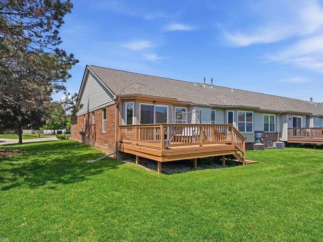 14861 Heather Pointe Drive, Sterling Heights, MI 48313