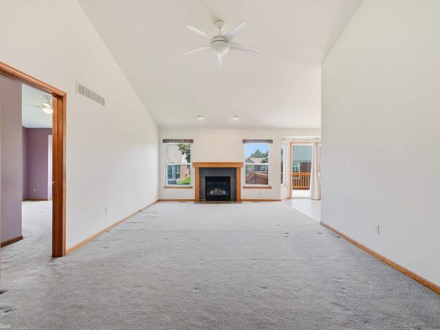 14861 Heather Pointe Drive, Sterling Heights, MI 48313