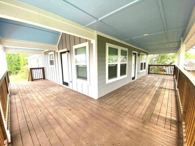 173 Emerald Lane, Onalaska, TX 77360