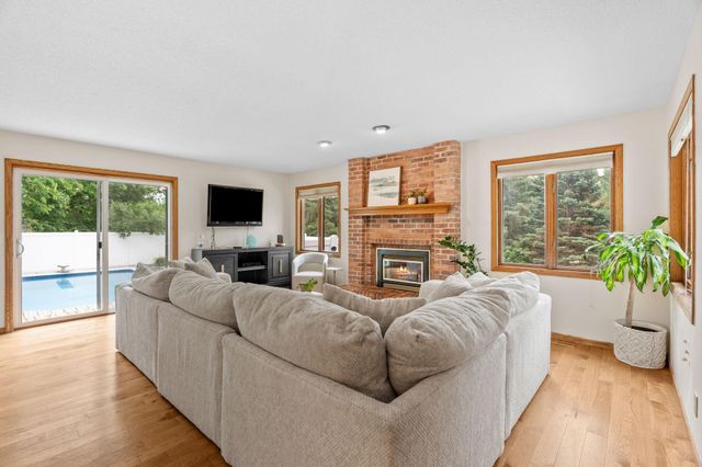 1257 Donegal Alcove, Woodbury, MN 55125