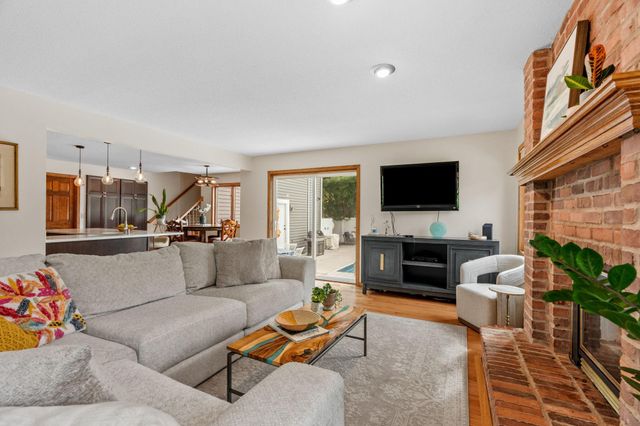 1257 Donegal Alcove, Woodbury, MN 55125