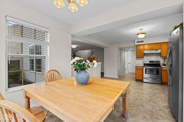 13323 Middlewood Lane, Fishers, IN 46038