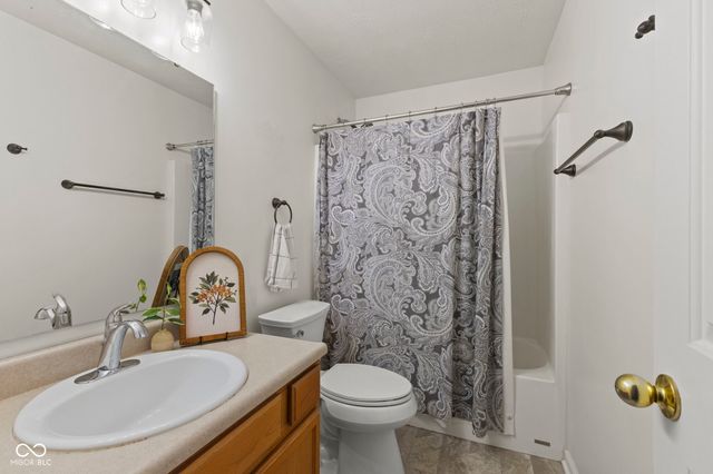 13323 Middlewood Lane, Fishers, IN 46038