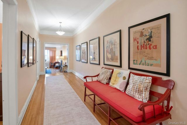 25 Parkview Avenue 1H, Bronxville, NY 10708