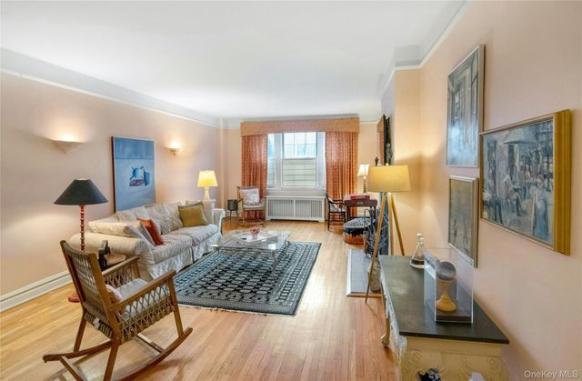 25 Parkview Avenue 1H, Bronxville, NY 10708