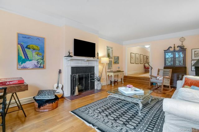 25 Parkview Avenue 1H, Bronxville, NY 10708