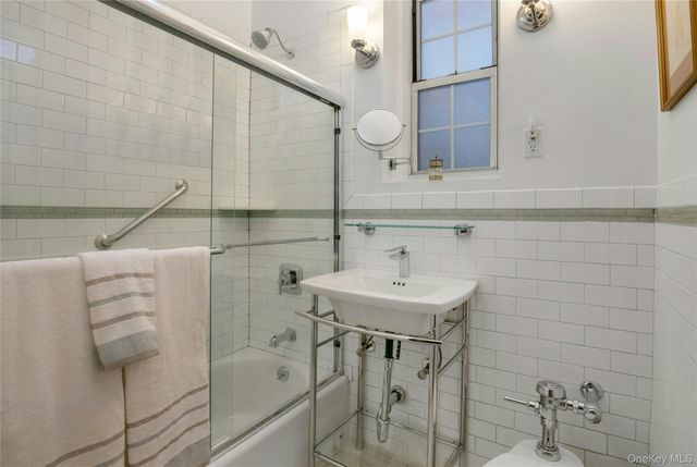 25 Parkview Avenue 1H, Bronxville, NY 10708