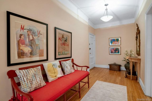 25 Parkview Avenue 1H, Bronxville, NY 10708