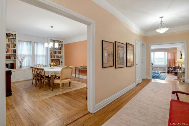 25 Parkview Avenue 1H, Bronxville, NY 10708