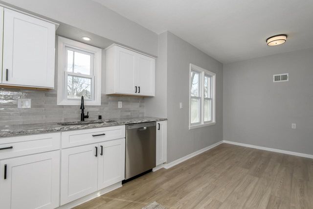 12509 W Park AVENUE, New Berlin, WI 53151