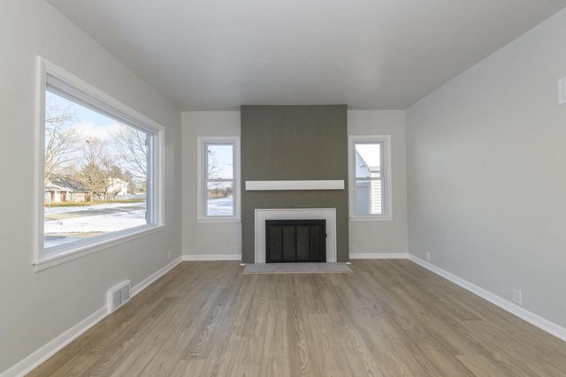 12509 W Park AVENUE, New Berlin, WI 53151