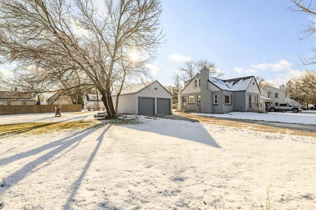 12509 W Park AVENUE, New Berlin, WI 53151