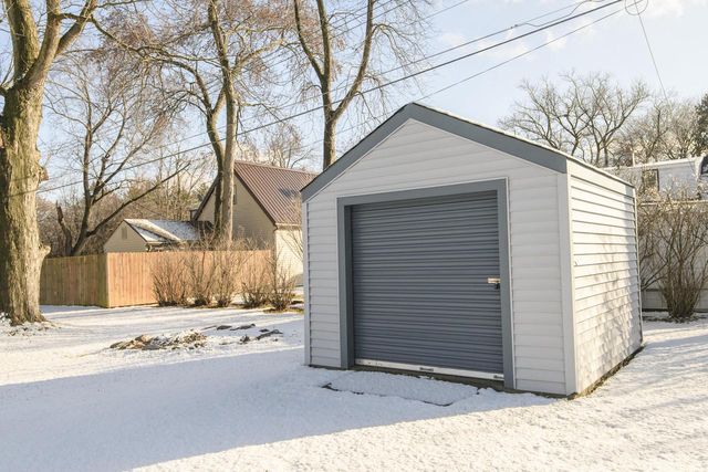 12509 W Park AVENUE, New Berlin, WI 53151