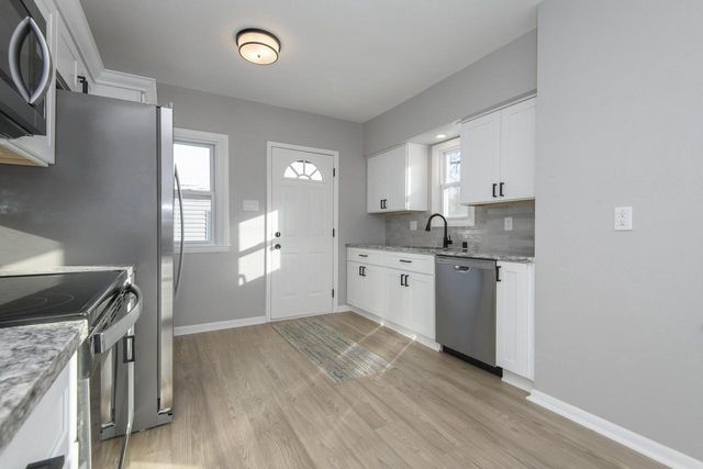 12509 W Park AVENUE, New Berlin, WI 53151