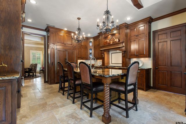 9301 Chisholm Trl, Tyler, TX 75703