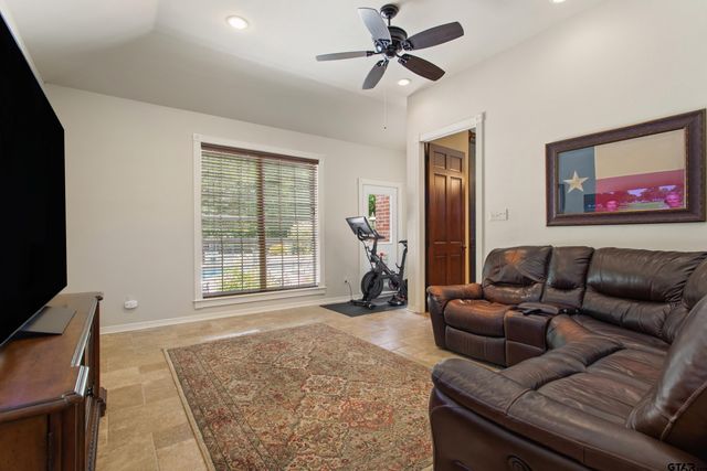 9301 Chisholm Trl, Tyler, TX 75703