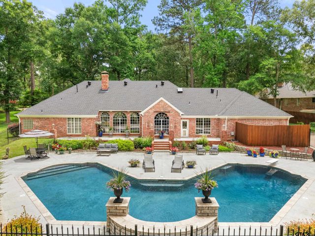 9301 Chisholm Trl, Tyler, TX 75703