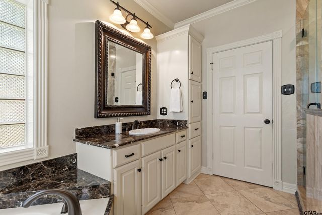 9301 Chisholm Trl, Tyler, TX 75703