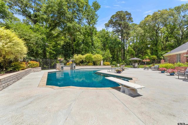 9301 Chisholm Trl, Tyler, TX 75703