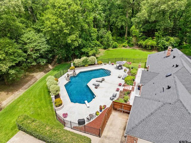 9301 Chisholm Trl, Tyler, TX 75703