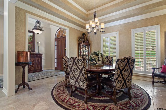 9301 Chisholm Trl, Tyler, TX 75703
