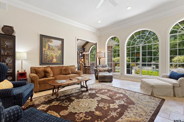 9301 Chisholm Trl, Tyler, TX 75703