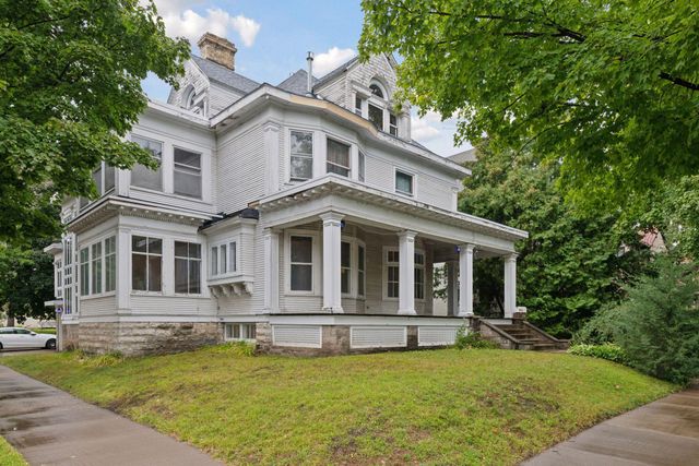 1820 Colfax Avenue S, Minneapolis, MN 55403