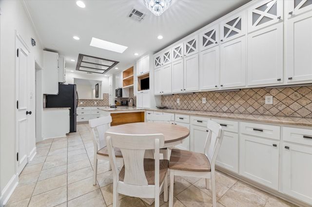 9608 Bayou Brook Street, Houston, TX 77063