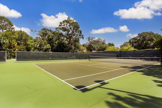 9608 Bayou Brook Street, Houston, TX 77063