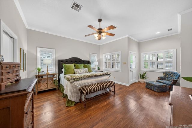 1714 continental, Pleasanton, TX 78064