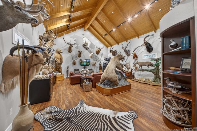 1714 continental, Pleasanton, TX 78064