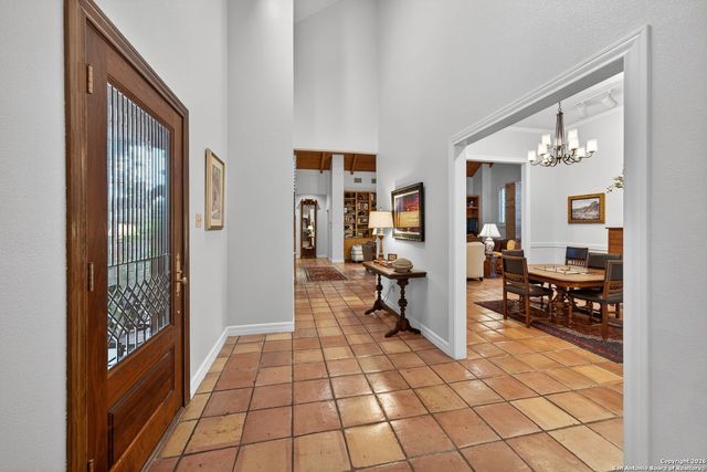 1714 continental, Pleasanton, TX 78064