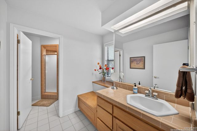 1714 continental, Pleasanton, TX 78064