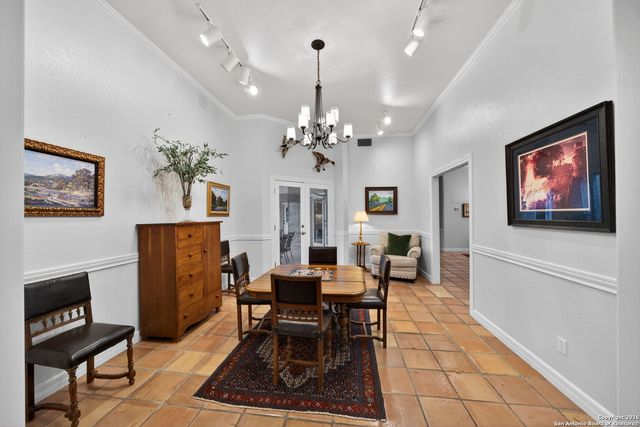 1714 continental, Pleasanton, TX 78064