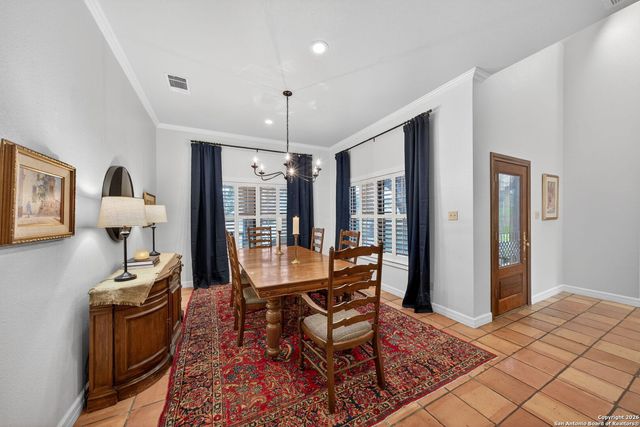 1714 continental, Pleasanton, TX 78064