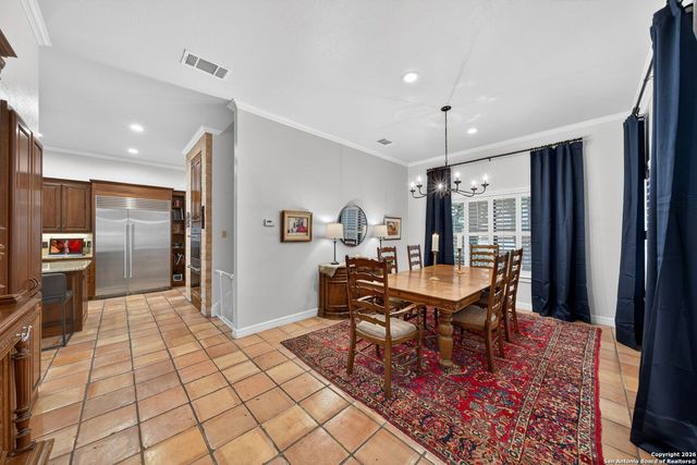 1714 continental, Pleasanton, TX 78064