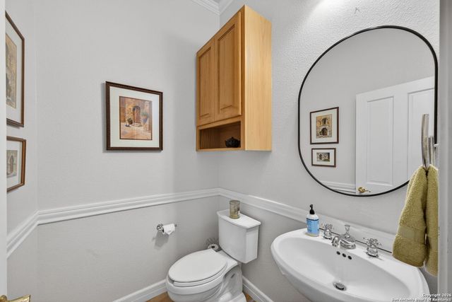 1714 continental, Pleasanton, TX 78064