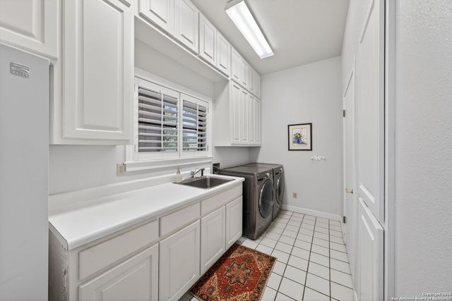 1714 continental, Pleasanton, TX 78064