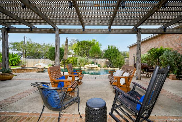 1714 continental, Pleasanton, TX 78064