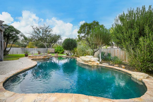 1714 continental, Pleasanton, TX 78064