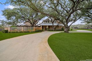 1714 continental, Pleasanton, TX 78064