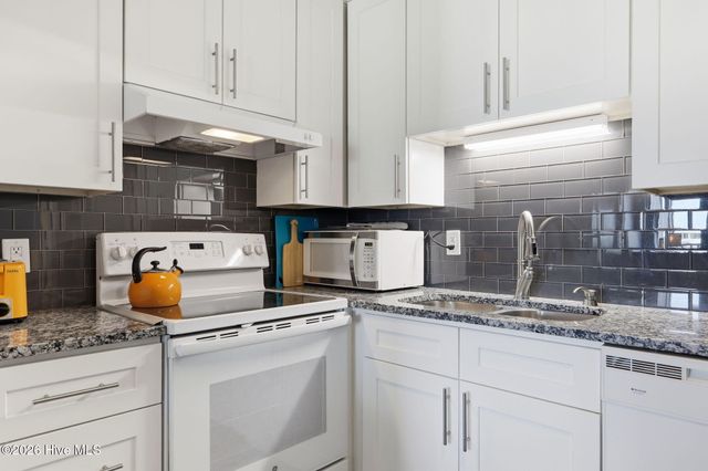 2008 Fort Macon Road E I-15, Atlantic Beach, NC 28512