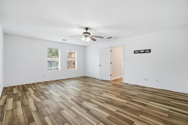 8131 Warren Road, Houston, TX 77040